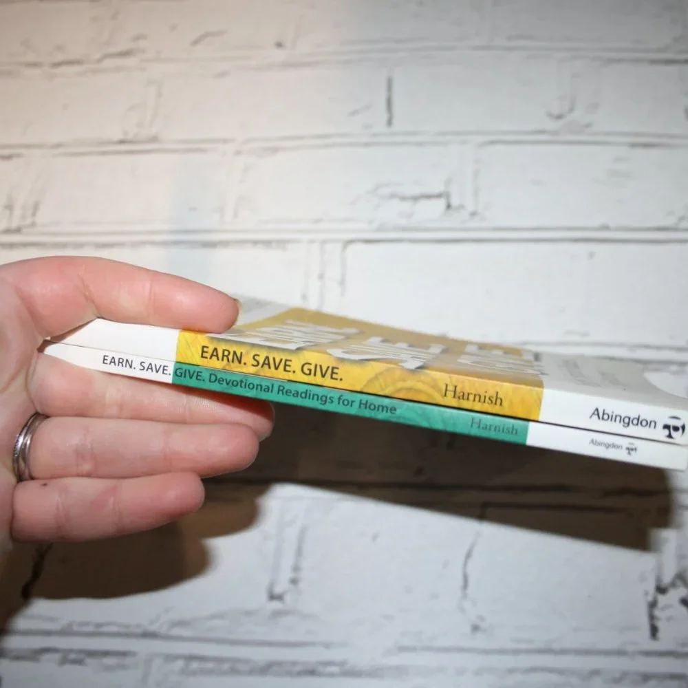 💸 Earn. Save. Give. · Paperback Book Set (bg)